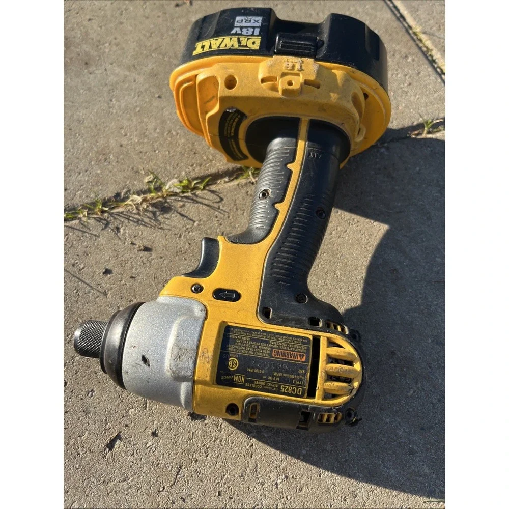 DEWALT DC825 1/4